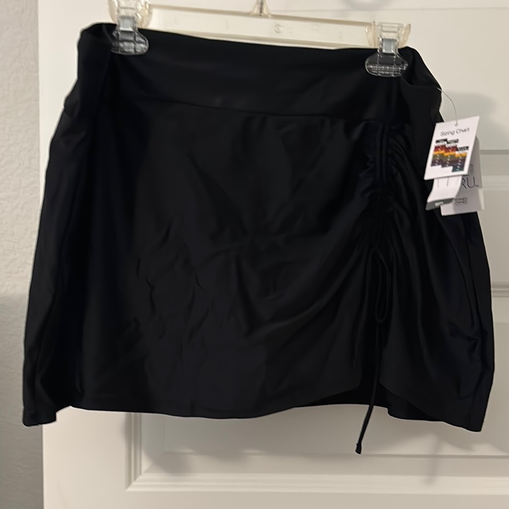 Time and Tru Womens Plus 1X Solid black Adjustable Swim Skirt mid-rise vacay NWT